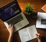 仕事をしている写真