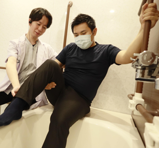 動作を支えている写真