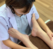 マッサージをしている写真